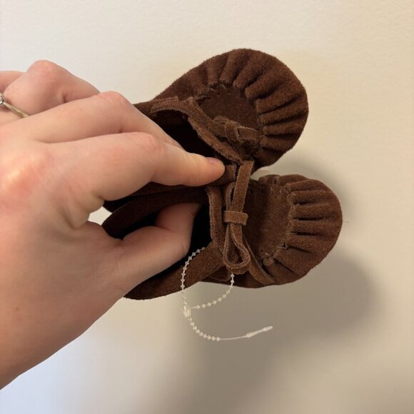 Baby Moccasins Brown Made in Canada NWT Size 4 - Picture 6 of 7